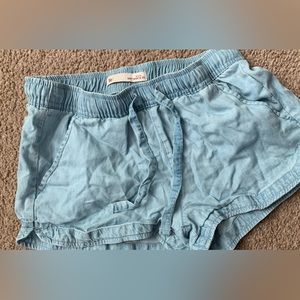 SO blue short shorts